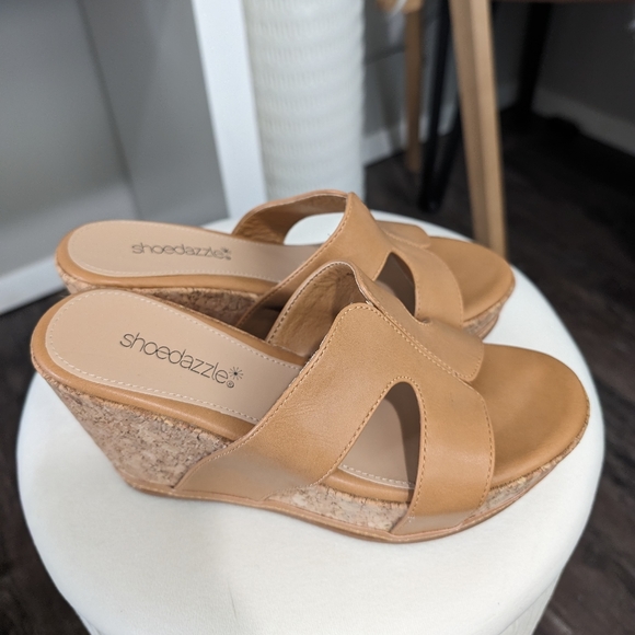 Shoe Dazzle Faux Leather Slip On Cork Wedge Size 5.5 - Picture 3 of 7